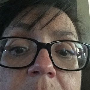 Meet your Posher, Yolanda